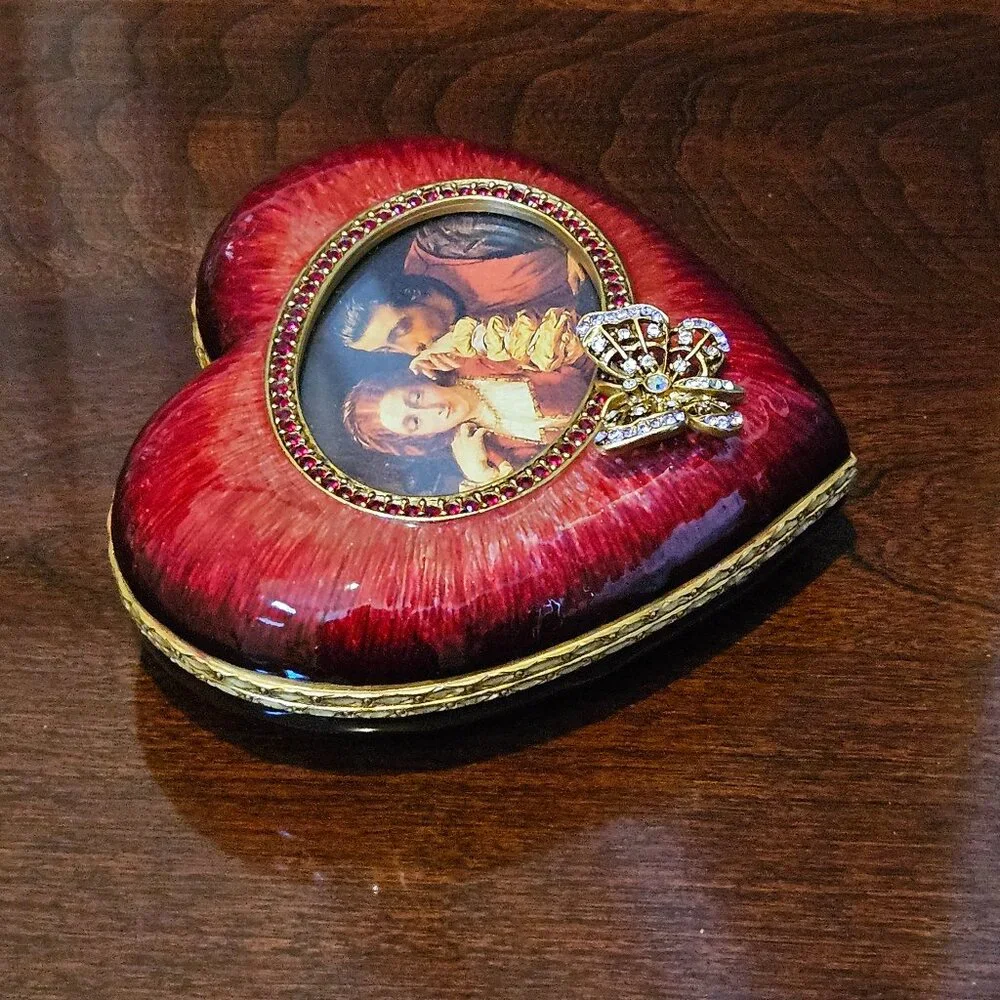 RARE JAY STRONGWATER HEART BUTTERFLY ENAMEL CRYSTAL JEWELRY VANITY TRINKET BOX